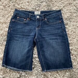 Aeropostale Womens Dark Wash Stretch Denim Bermuda Shorts Raw Hem Size 1/2